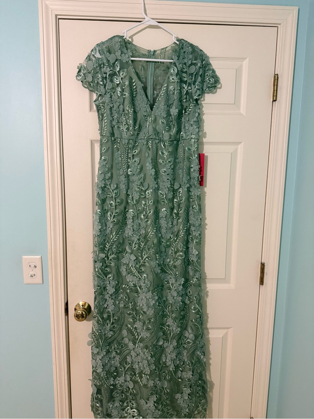 Elegant Sage Green Lace Evening Dress - V-Neck, Cap Sleeves